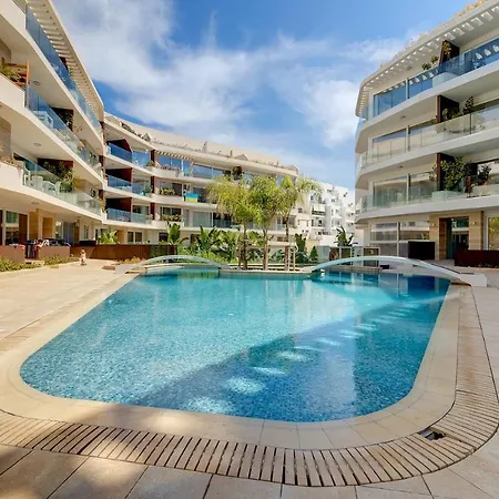 Apartment Super Luxury Penthouse With Hot Tub And Pool