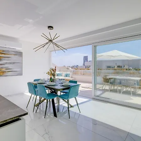 Super Luxury Penthouse With Hot Tub And Pool *