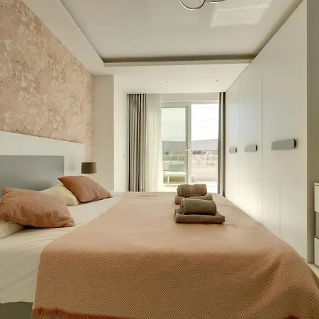 Super Luxury Penthouse With Hot Tub And Pool Appartement